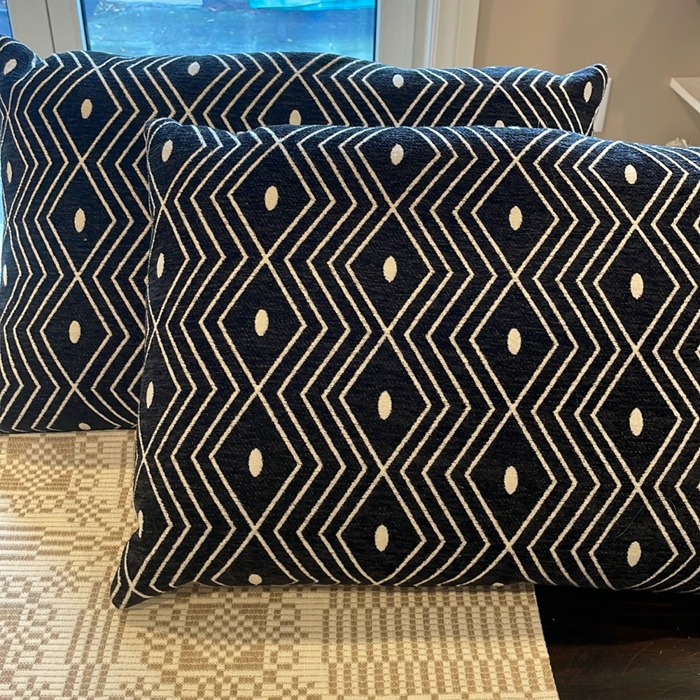 2 Geometric decor pillows Black and linen - with down inserts - 16x24 inches
